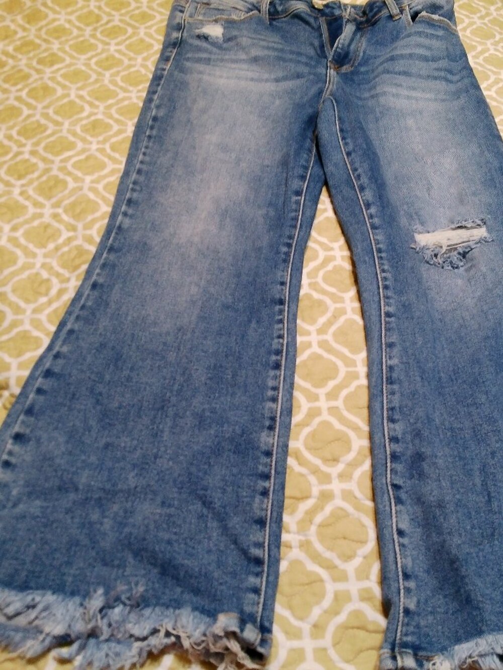 RISEN JEANS SIZE 9 GOOD CONDITION